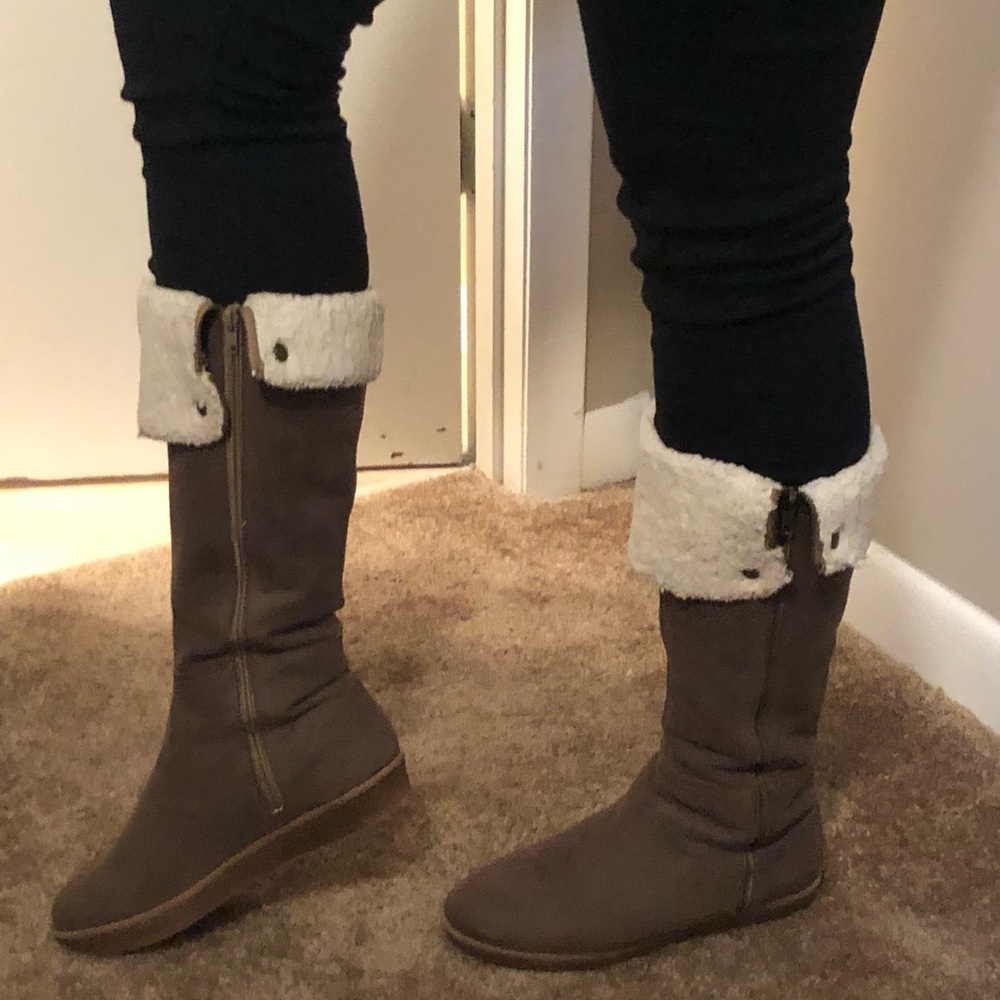Boots - Picture 5 of 8